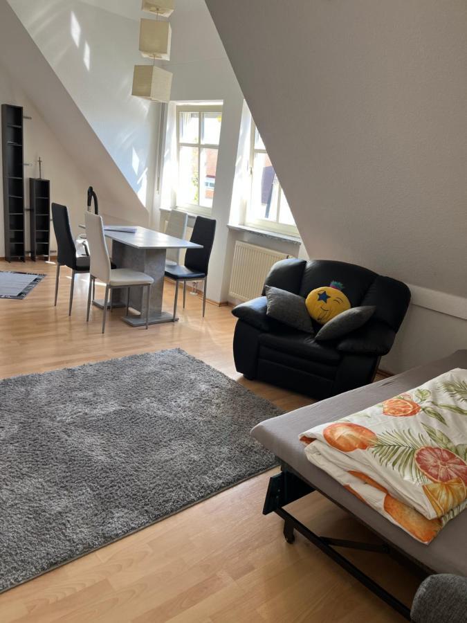 Zimmer Zum Vermieten Direkt An Der Donau Und Am Schloss นอยบวร์ก อันแดร์ โดเนา ภายนอก รูปภาพ