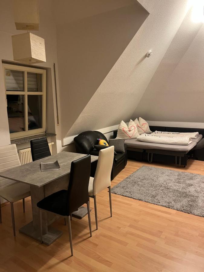 Zimmer Zum Vermieten Direkt An Der Donau Und Am Schloss นอยบวร์ก อันแดร์ โดเนา ภายนอก รูปภาพ