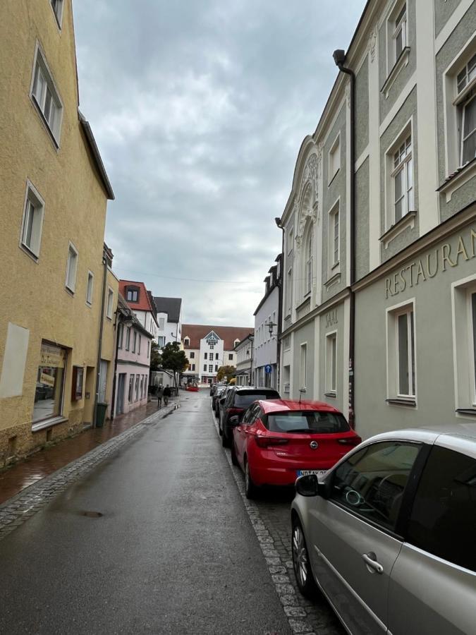 Zimmer Zum Vermieten Direkt An Der Donau Und Am Schloss นอยบวร์ก อันแดร์ โดเนา ภายนอก รูปภาพ