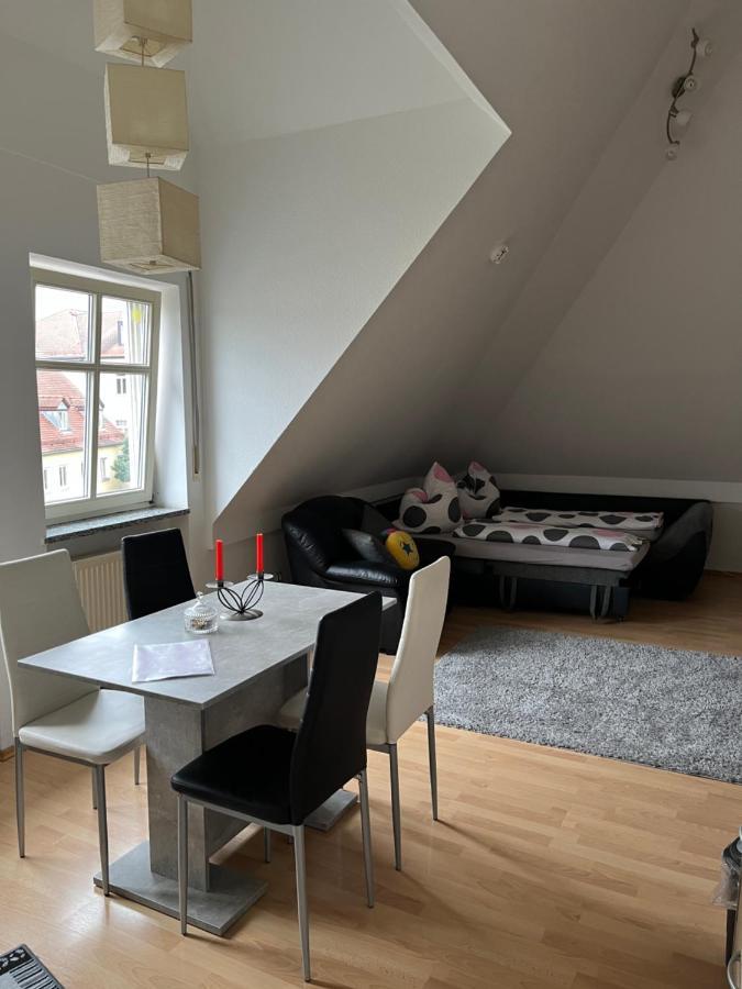 Zimmer Zum Vermieten Direkt An Der Donau Und Am Schloss นอยบวร์ก อันแดร์ โดเนา ภายนอก รูปภาพ