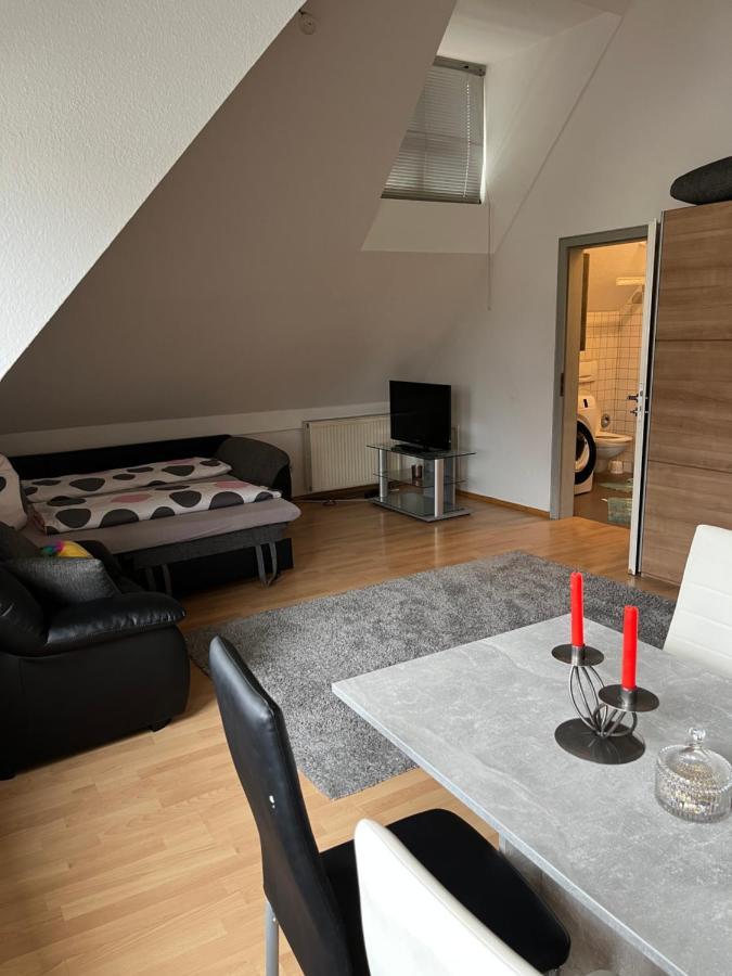 Zimmer Zum Vermieten Direkt An Der Donau Und Am Schloss นอยบวร์ก อันแดร์ โดเนา ภายนอก รูปภาพ